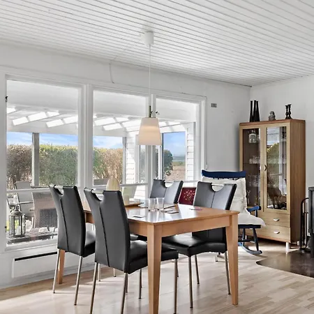 3 Bedroom Cozy In Svendborg
