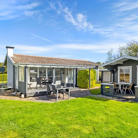 3 Bedroom Cozy In Holiday home